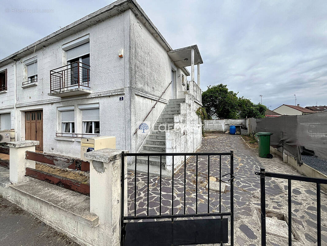 Maison à CHAUNY