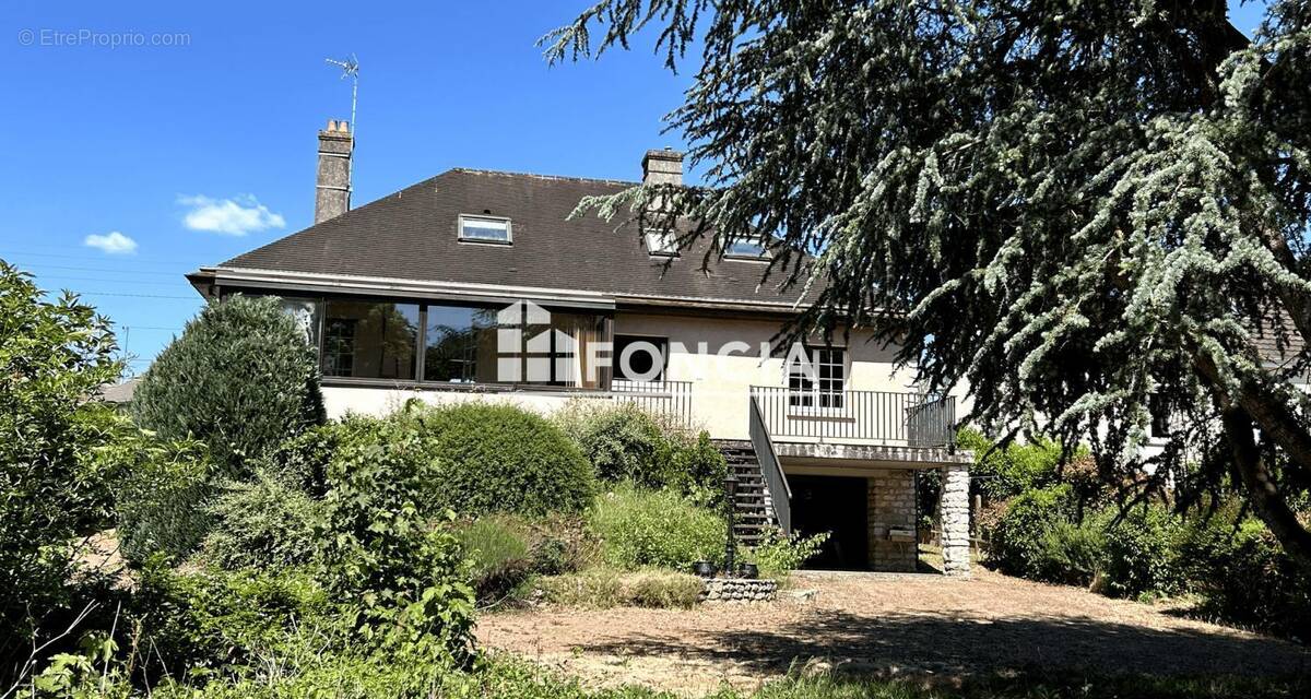 Maison à LEVES