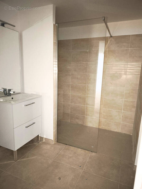 Appartement à SAINT-BONNET-DE-MURE