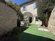 Maison à PUJAUT