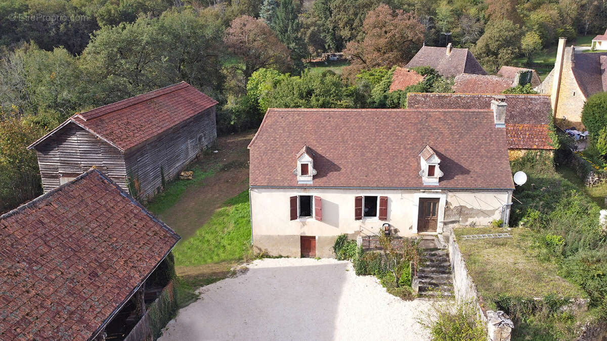 Maison à CENAC-ET-SAINT-JULIEN