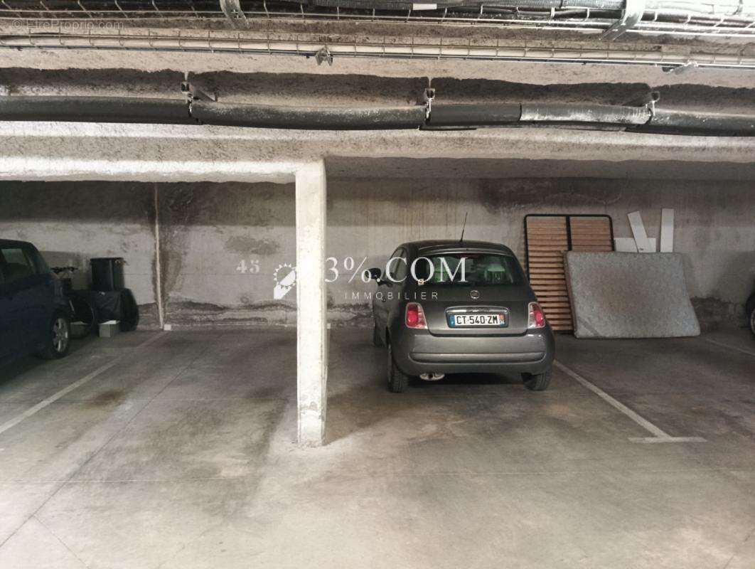 Appartement à POUSSAN