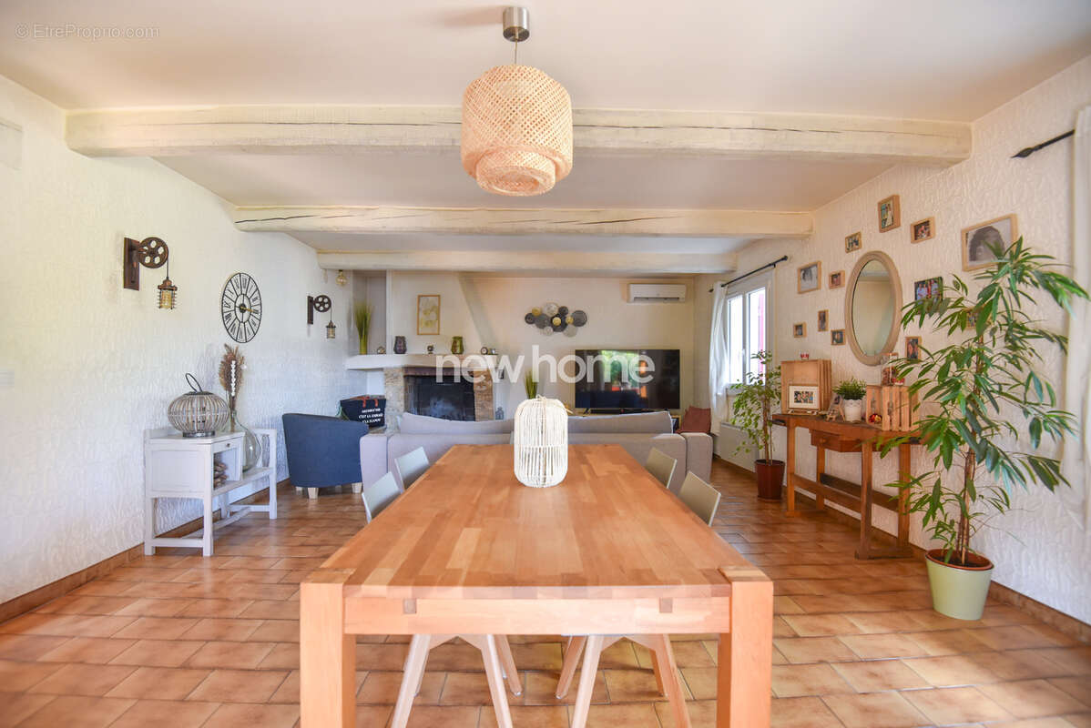 Maison à LORGUES