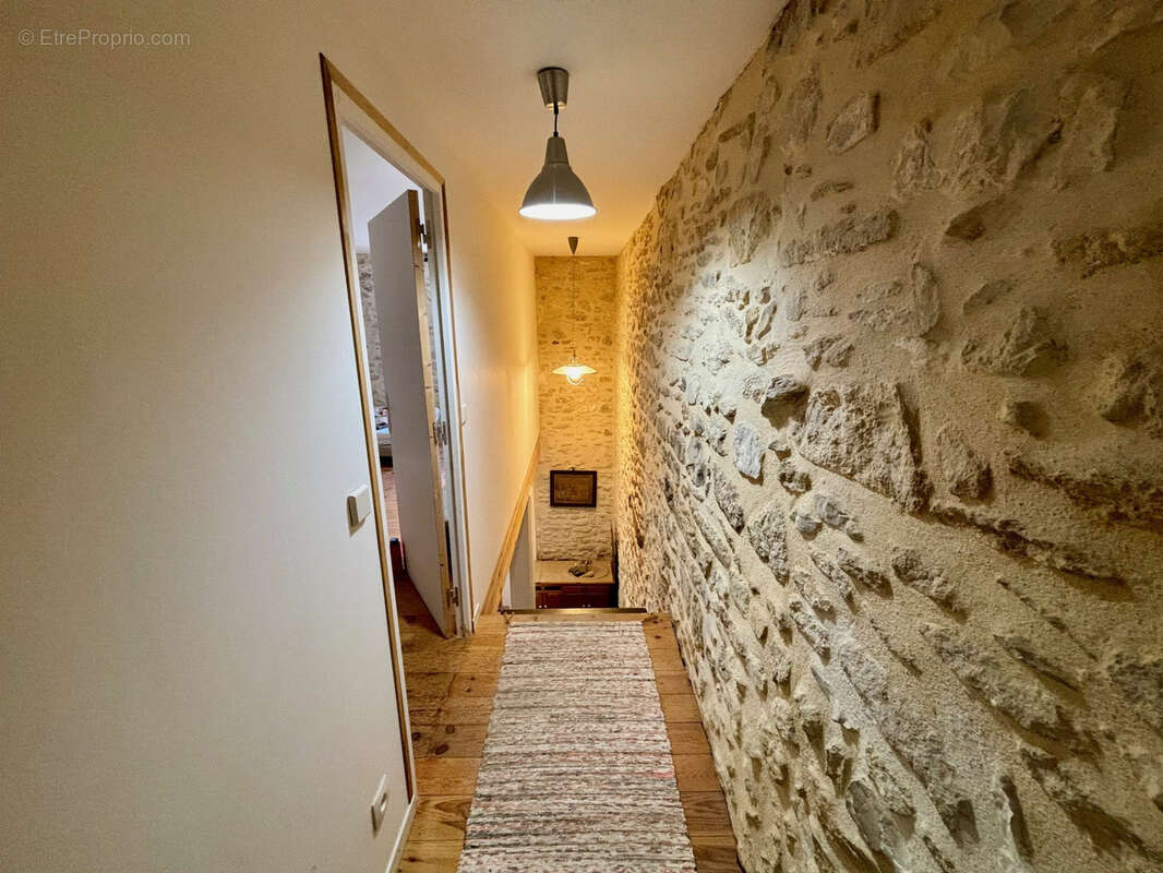 Maison à ARAMON