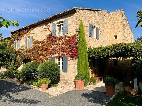 Maison à MENERBES