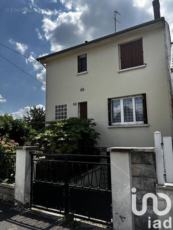 Photo 1 - Maison à SAINT-ETIENNE-DU-ROUVRAY