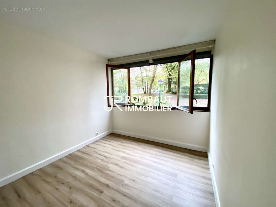 Appartement à LA CELLE-SAINT-CLOUD