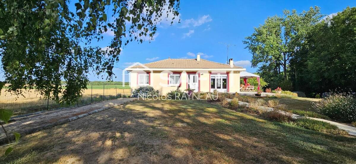 Photo 1 - Maison à LES CLOUZEAUX