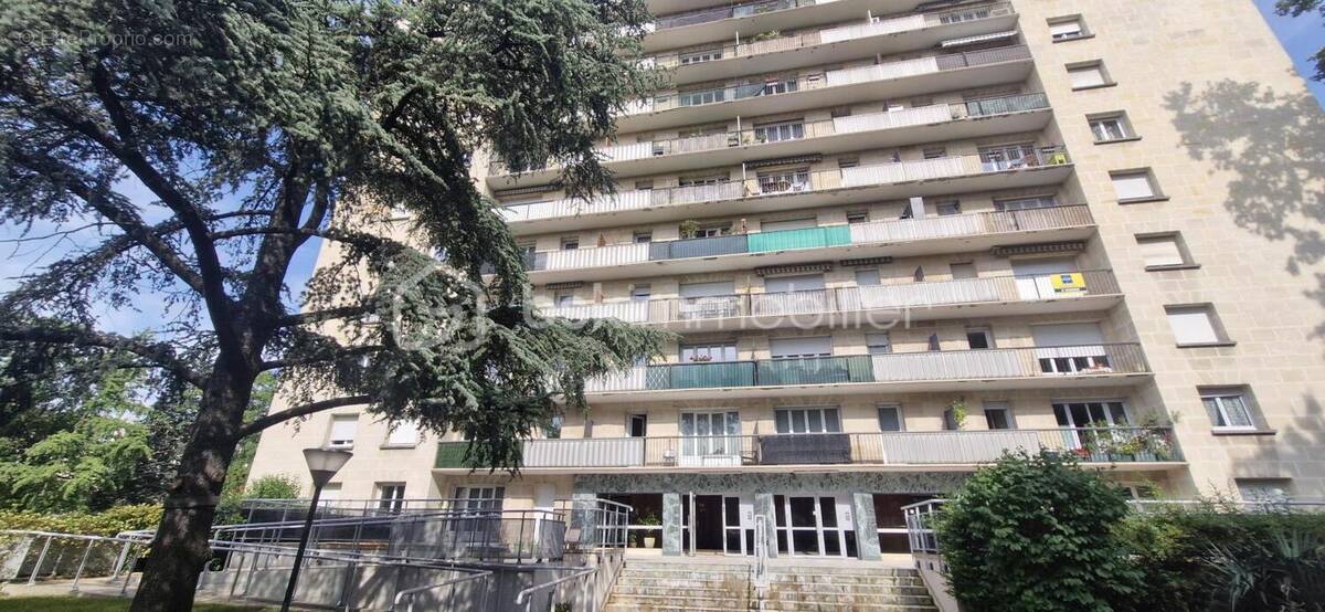 Appartement à SAVIGNY-SUR-ORGE