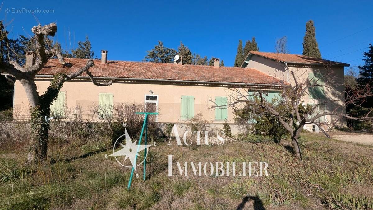 Maison à EYGUIERES