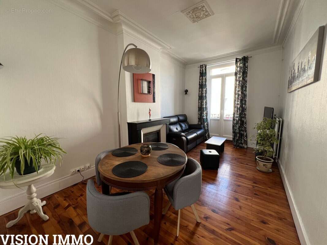 Appartement à RIVES