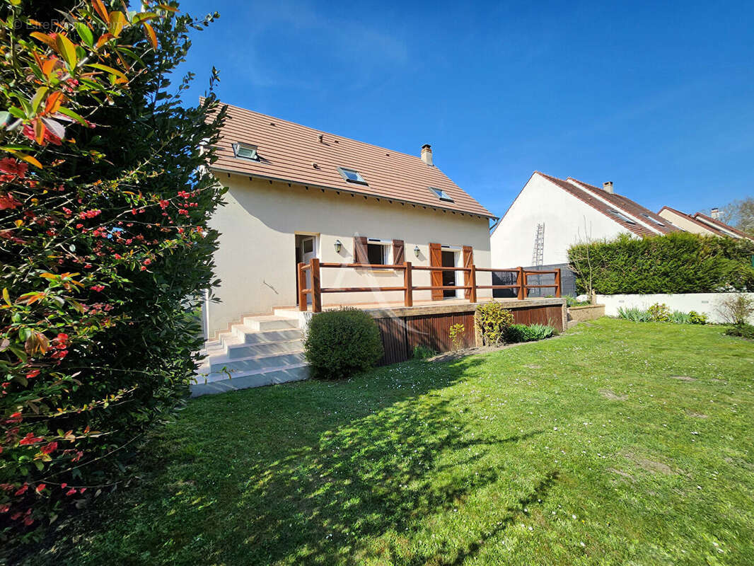 Maison à SAINT-CHERON