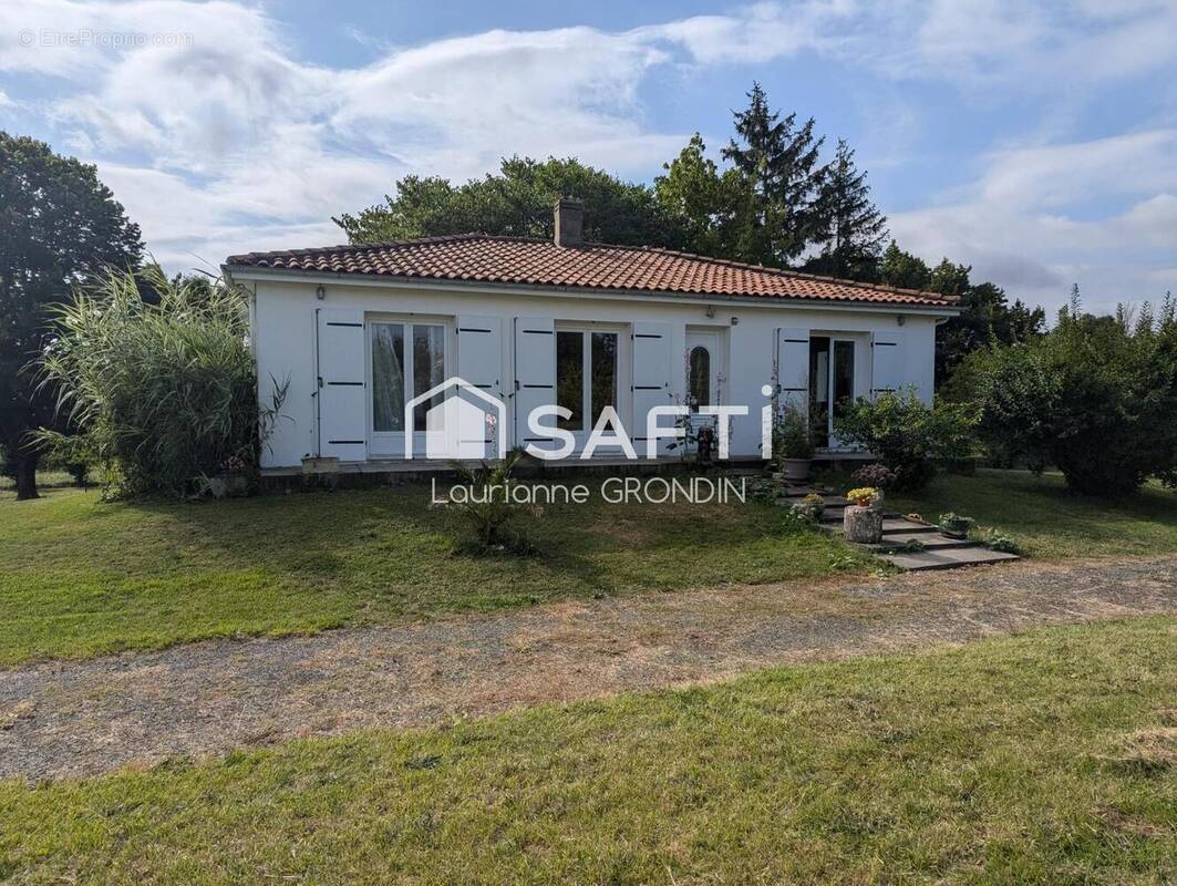 Photo 1 - Maison à SAINT-JEAN-D&#039;ANGELY