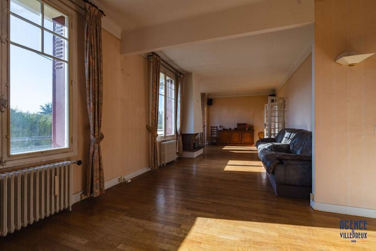 Maison à LES CLAYES-SOUS-BOIS