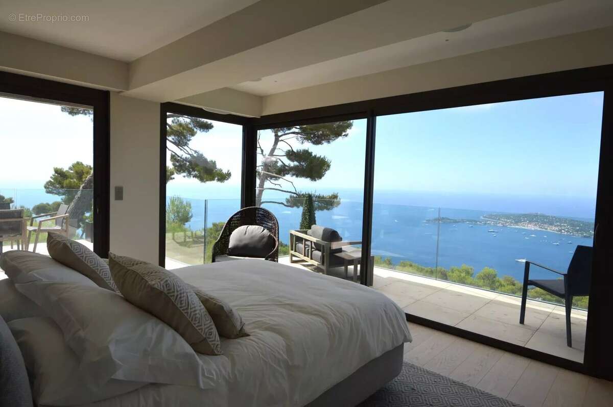 Maison à EZE