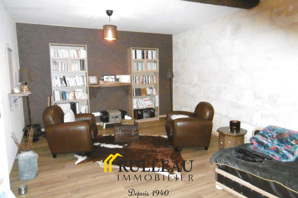 Maison à AMBARES-ET-LAGRAVE