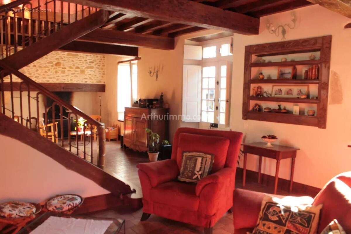 Maison à ARTIGUELOUVE