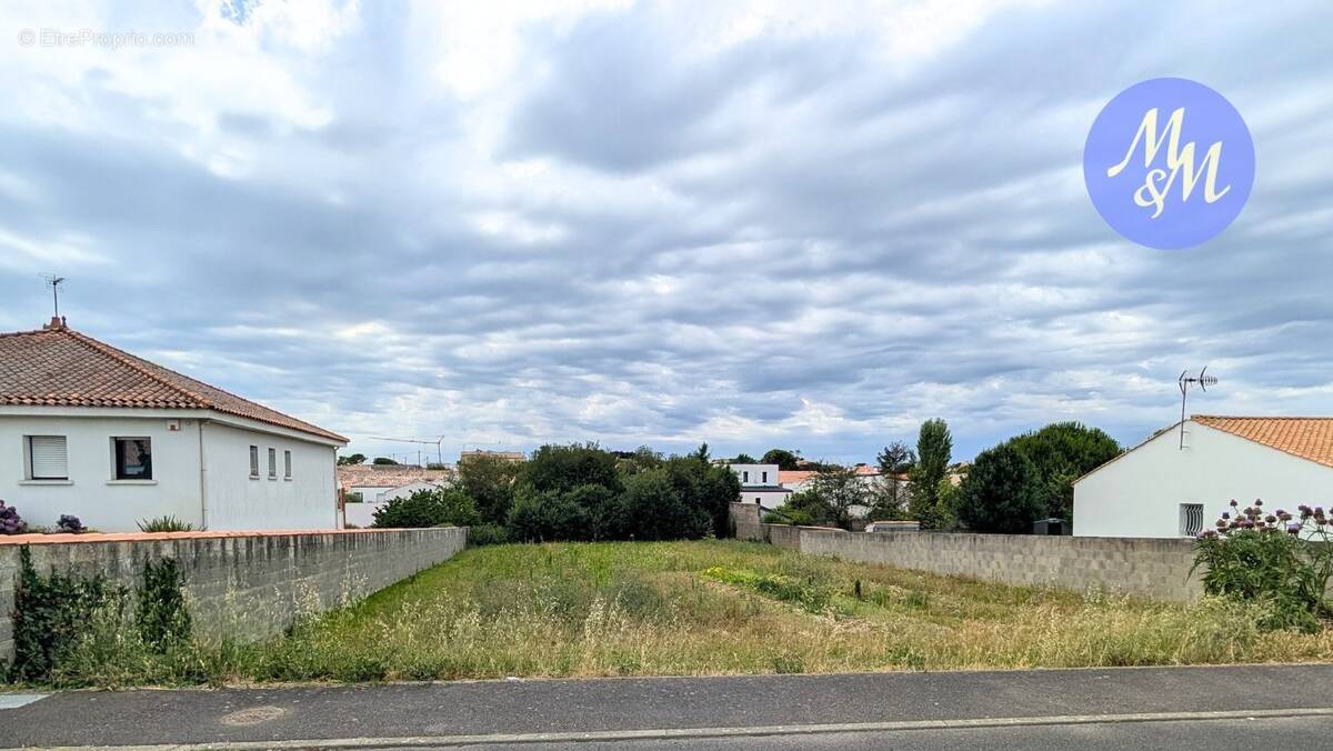 Terrain à LES SABLES-D&#039;OLONNE