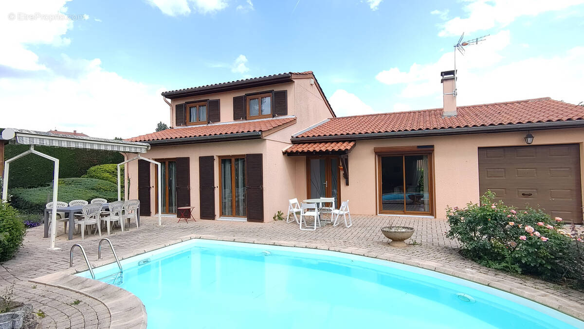 Maison à CHAZAY-D&#039;AZERGUES