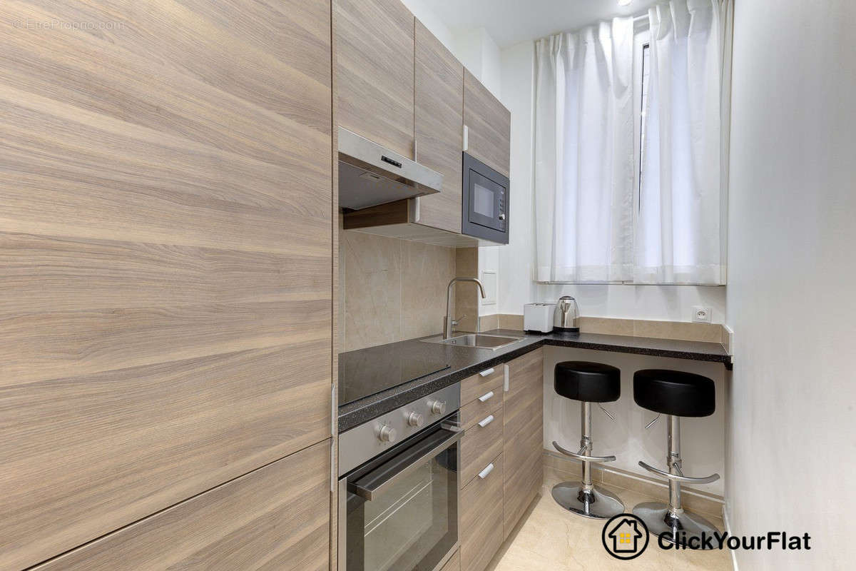 Appartement à PARIS-16E