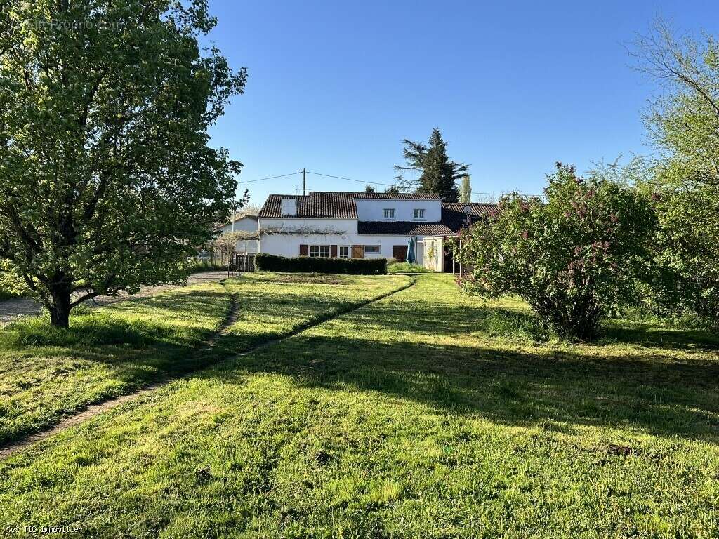 Maison à CIVRAY