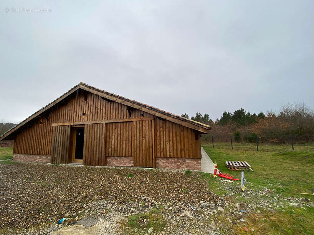 Maison à MOUSTEY