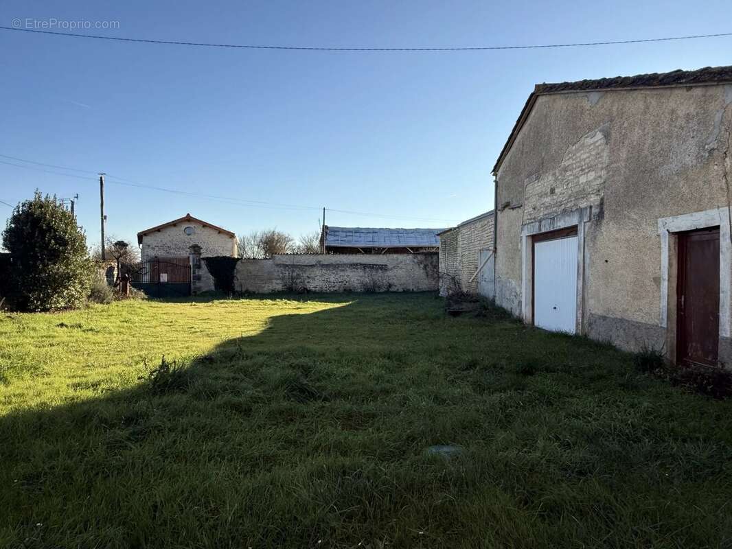 Maison à SOUVIGNE