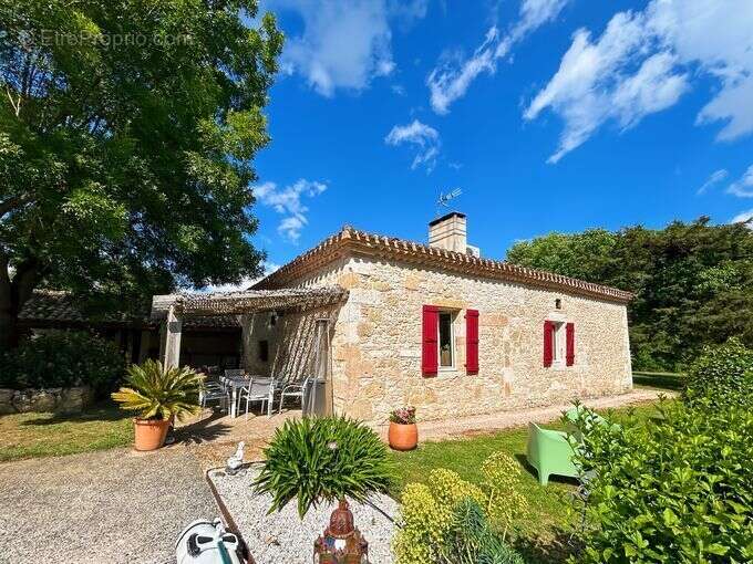 Maison à MAUVEZIN