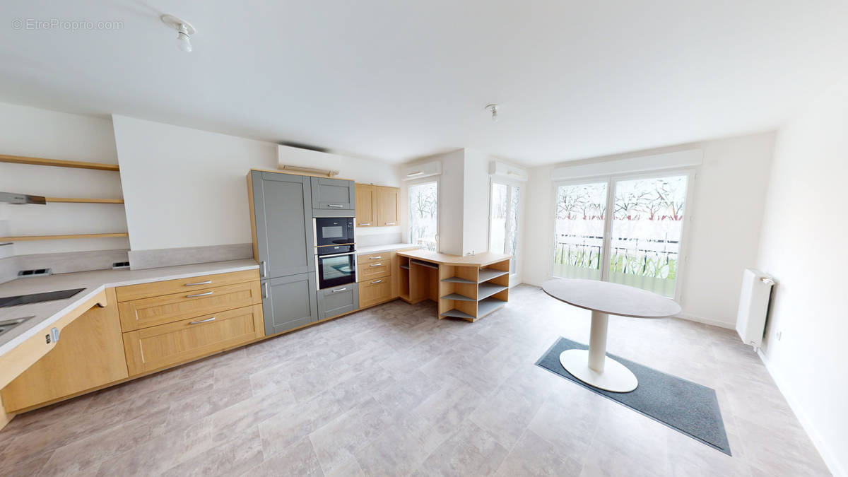 Appartement à BEAUCHAMP