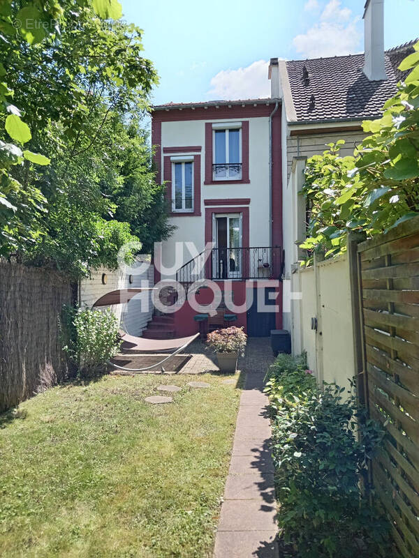 Maison à MONTMORENCY