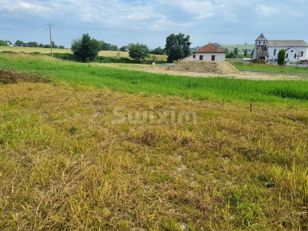 Terrain à SAINT-PALAIS