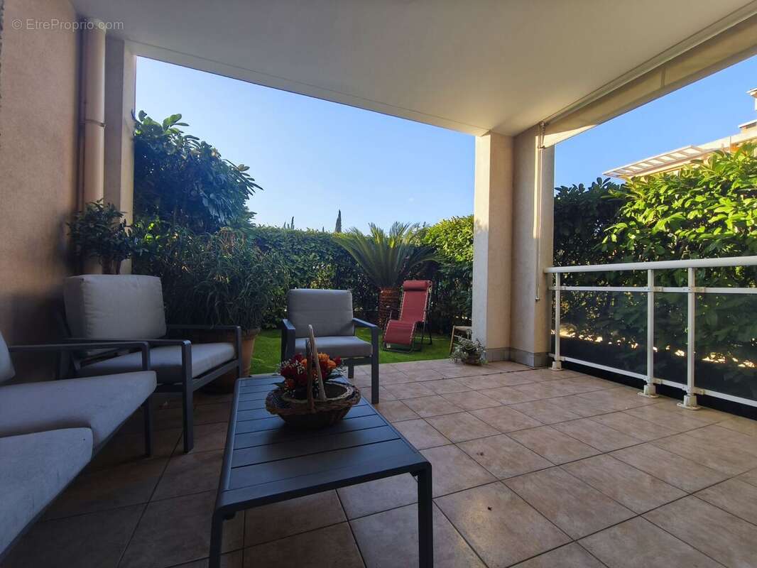 Appartement à MANDELIEU-LA-NAPOULE