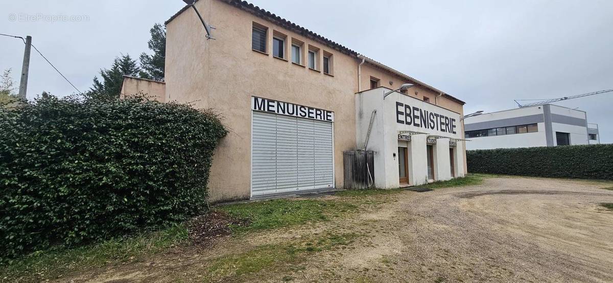 Commerce à TOURRETTES