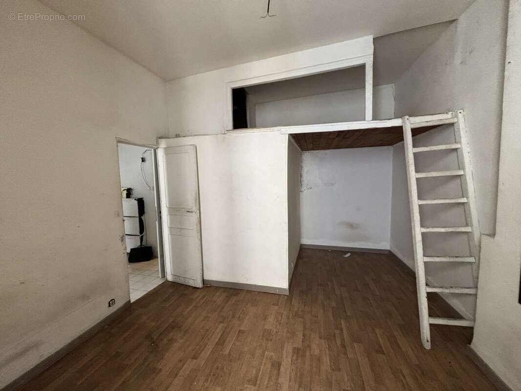 Appartement à MARSEILLE-2E