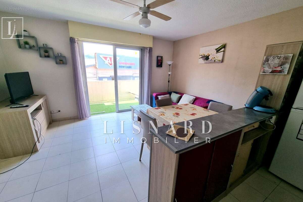 Appartement à VALLAURIS