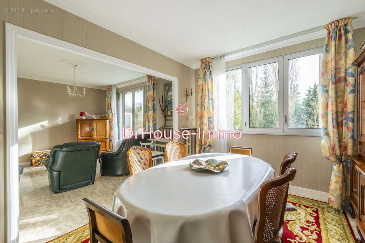 Appartement à LA CELLE-SAINT-CLOUD