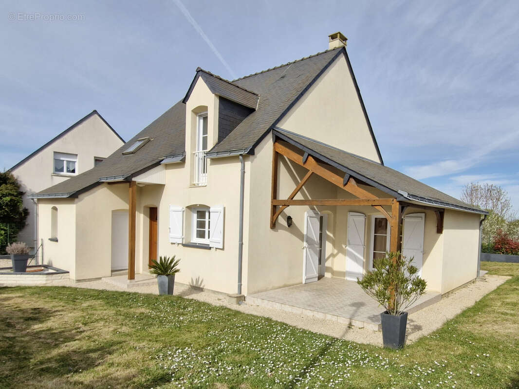 Maison à MONTREUIL-JUIGNE