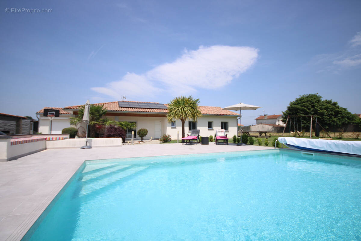 Maison à LAROQUE-D&#039;OLMES