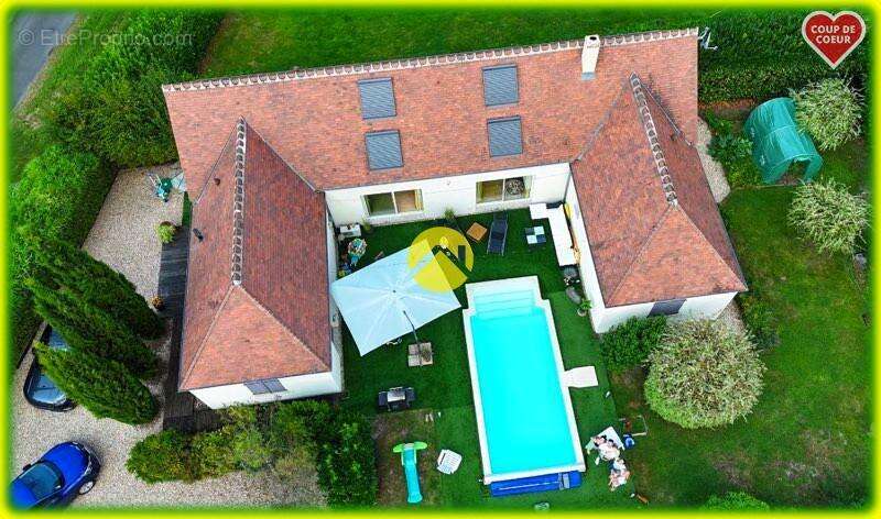 Maison à NEUVY-SUR-BARANGEON