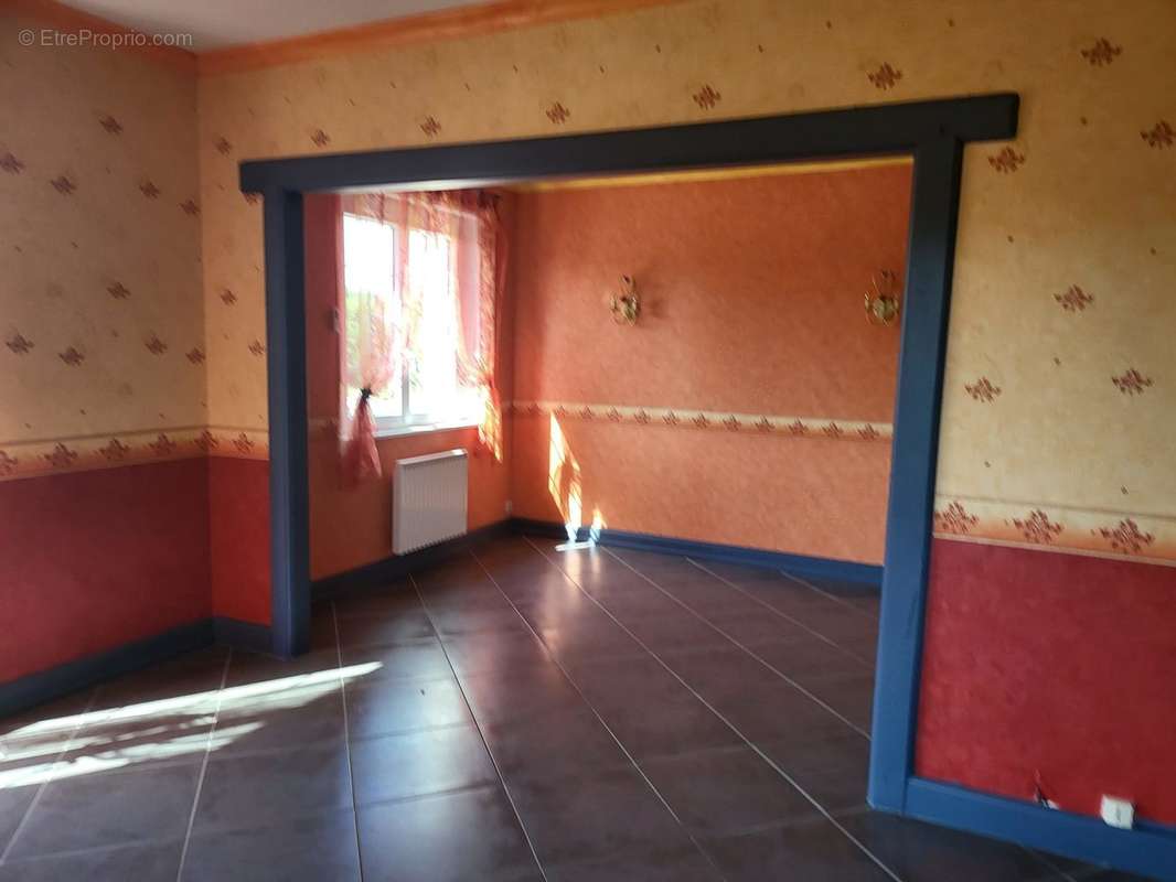 Maison à SAINTE-GAUBURGE-SAINTE-COLOMBE