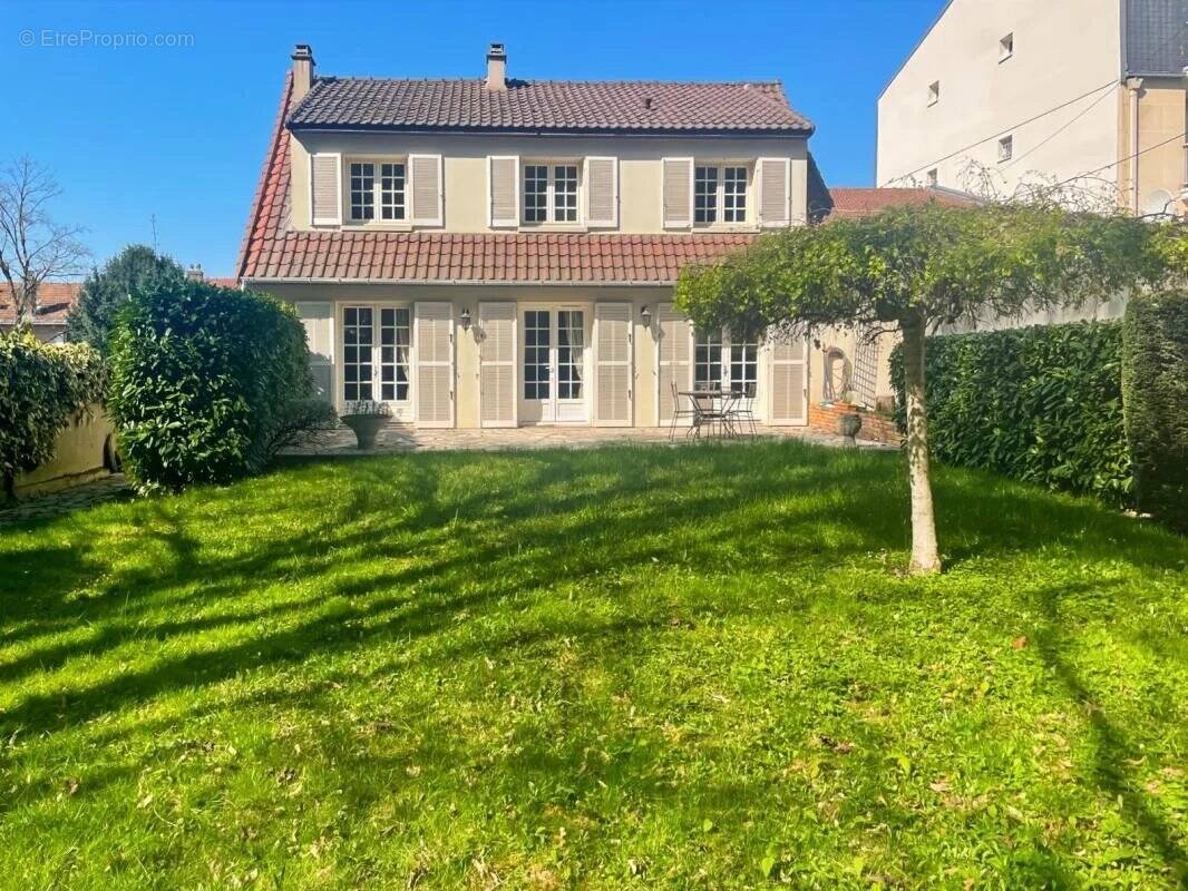Maison à VILLEJUIF