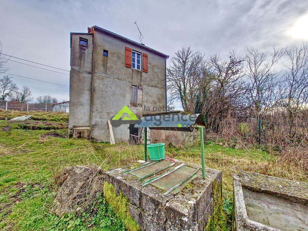 Maison à LAVAVEIX-LES-MINES