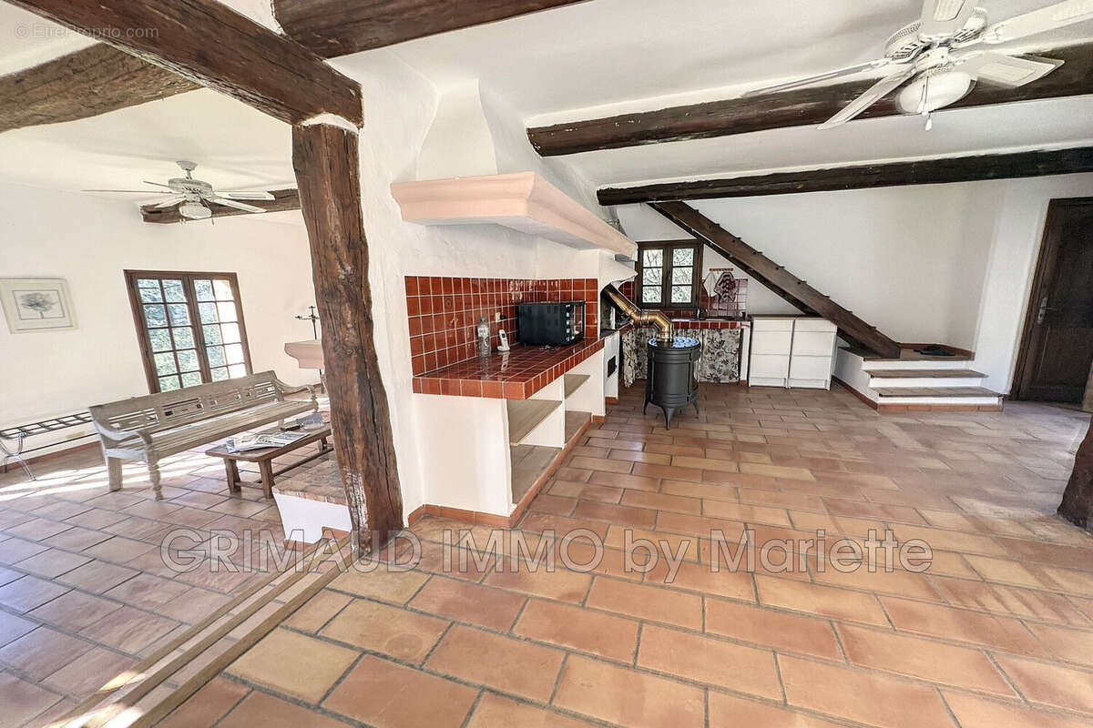 Maison à LA GARDE-FREINET