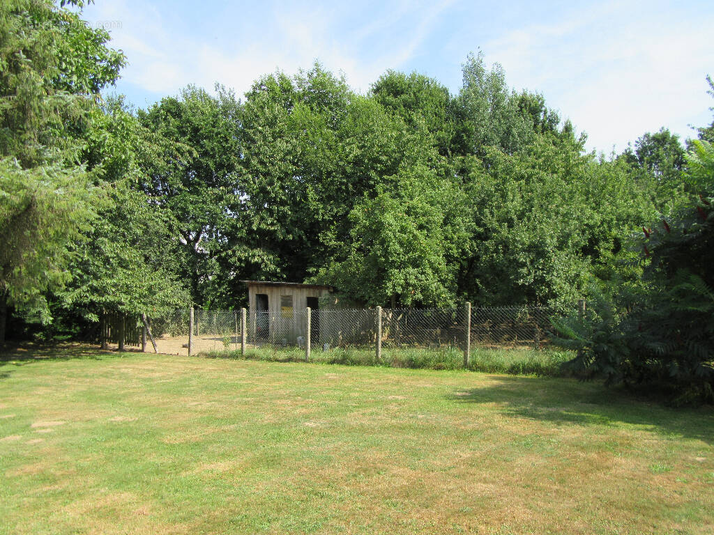 Terrain à PARIGNY