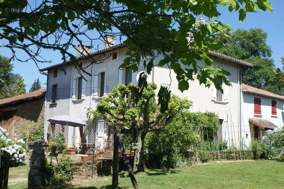 Maison à ORADOUR-SUR-VAYRES