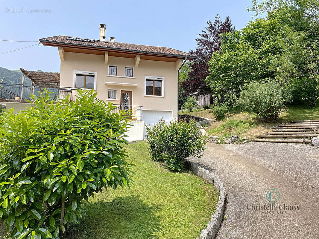 Maison à ONNION