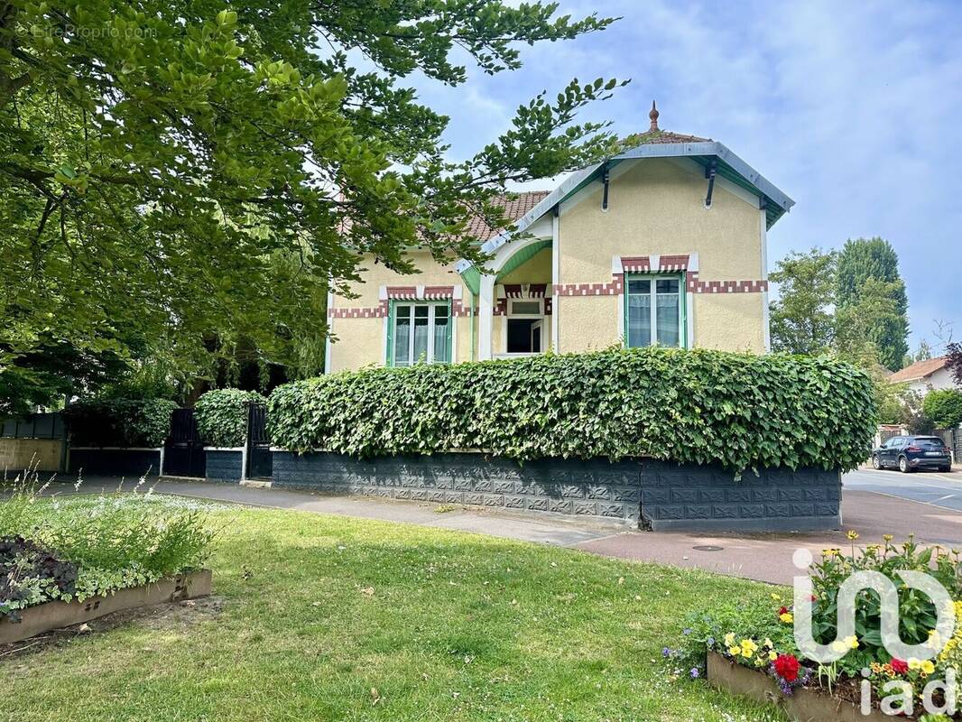 Photo 1 - Maison à LIVRY-GARGAN
