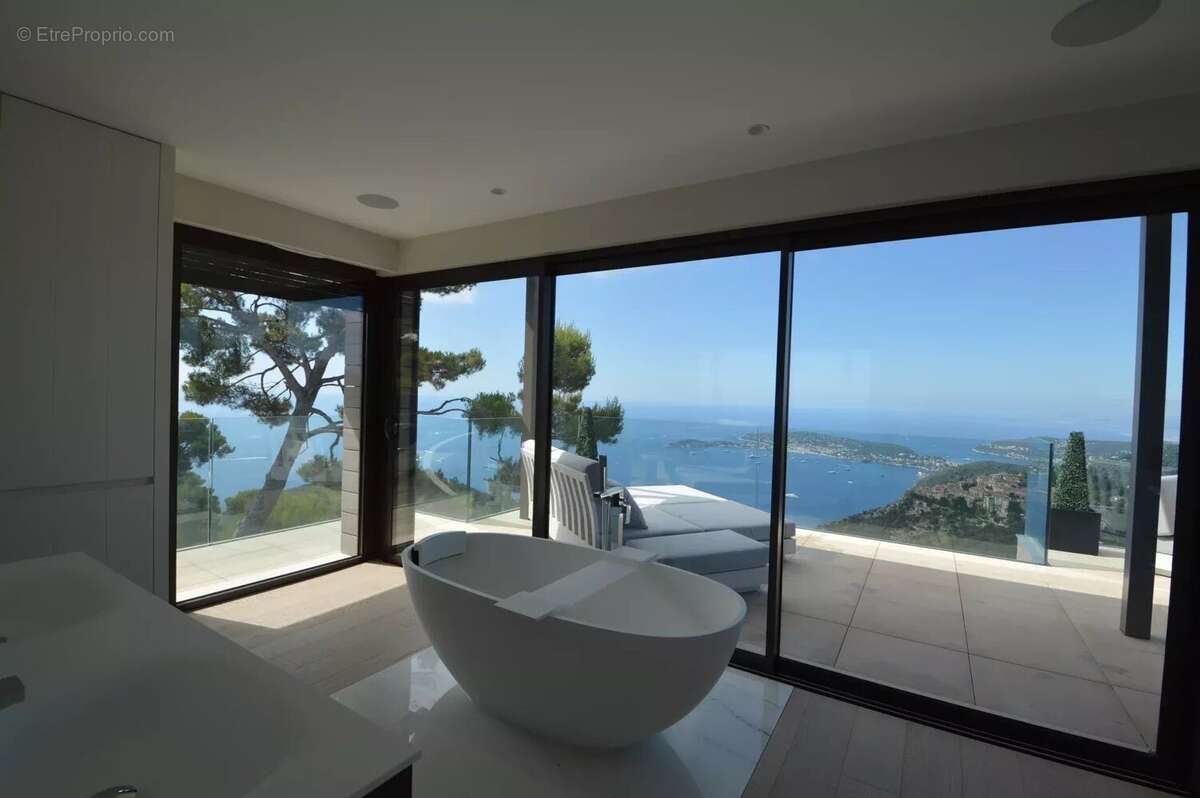 Maison à EZE