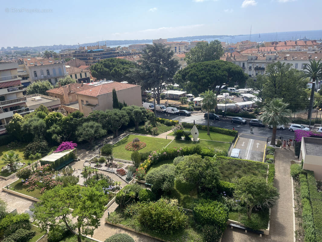Appartement à VALLAURIS