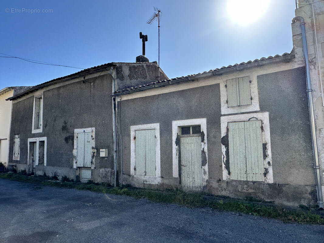 Maison à MORTAGNE-SUR-GIRONDE